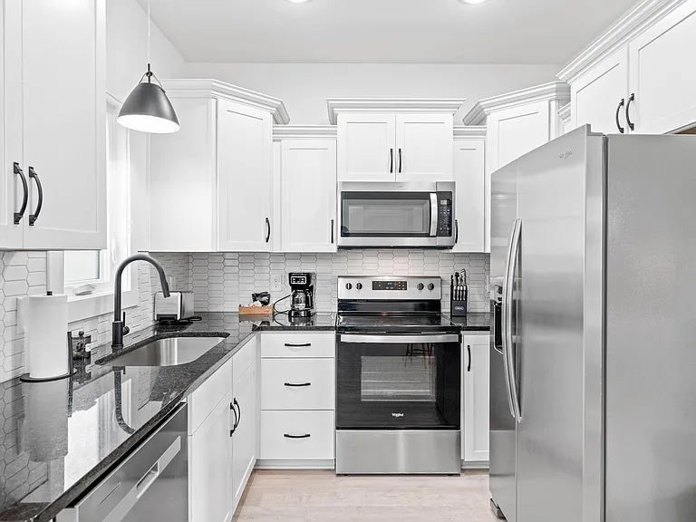 956 Clark St — Photo 12
