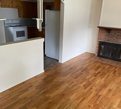 2nd image of 817 King St #817
