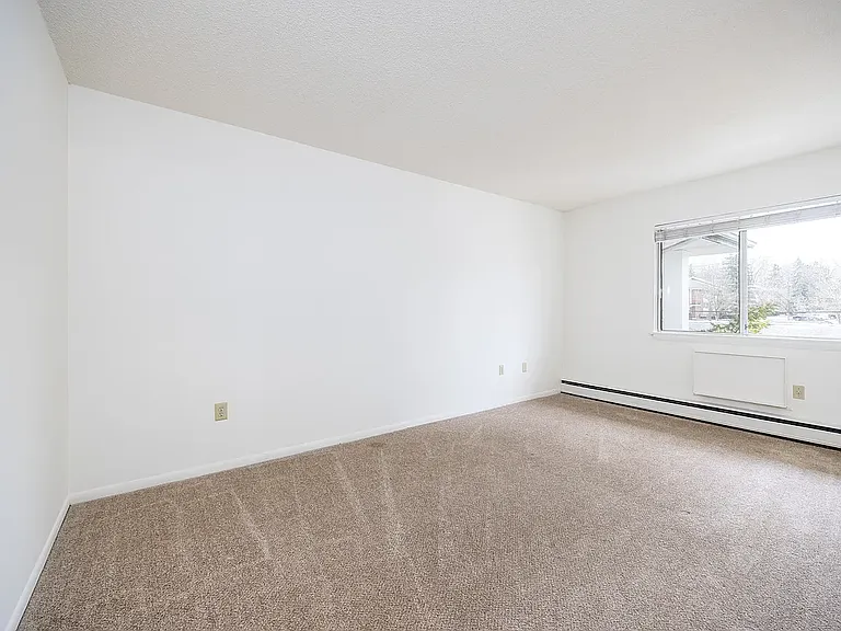Clintwood Apartments — Photo 12