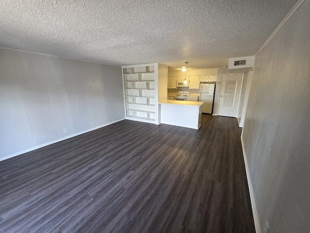 1 bed, 1.0 bath, 930 sqft, $995 — Photo 3