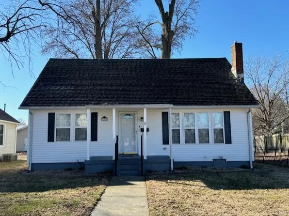 270 S 4th St, Breese, IL 62230