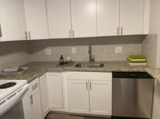 2 Colonial Dr #5, Andover, MA 01810