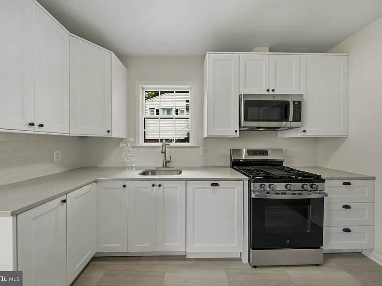 1801 S Glebe Rd — Photo 5