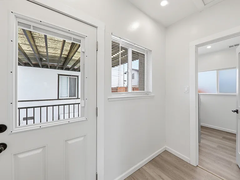 15548 Usher St #1 — Photo 24
