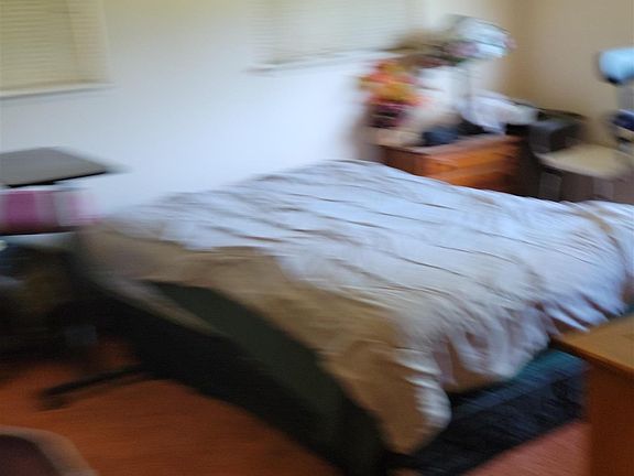 4th image of 2190 Giant Rd