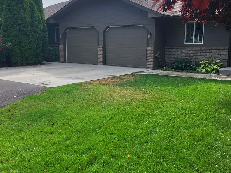 811 Jamie Dr — Photo 1