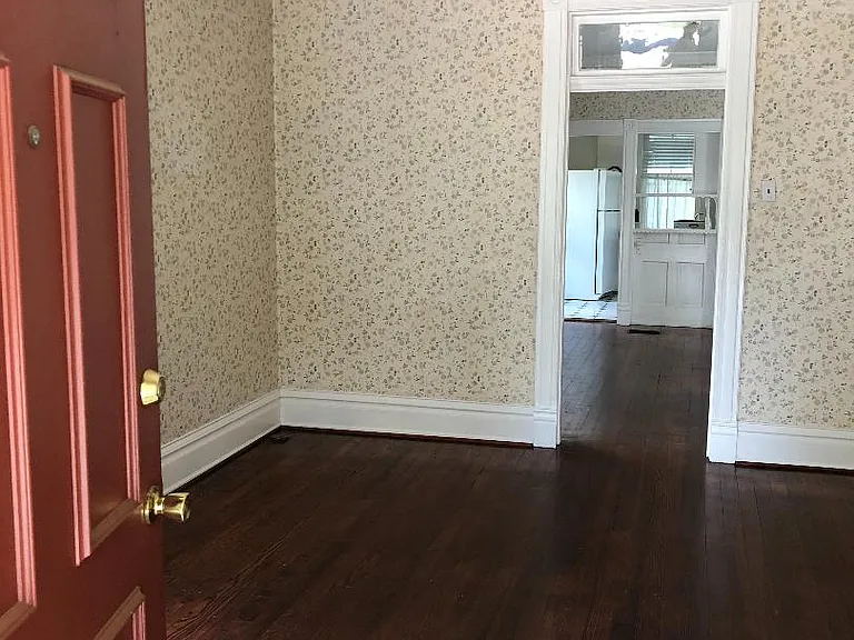 734 Tompkins St — Photo 4