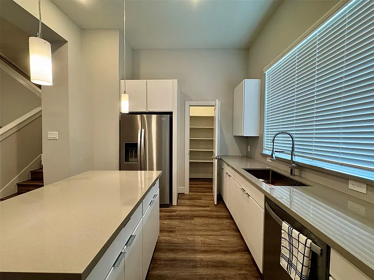 1282 N Post Oak Rd #A — Photo 22