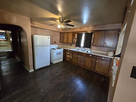 3rd image of 324 Tawas St