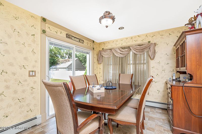 5th image of 12 Lapham Drive
