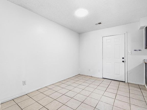5th image of 1812 Cedar Hts