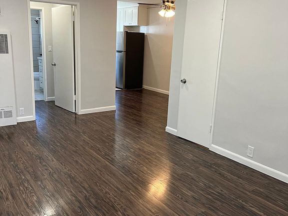 3rd image of 4005 W 1st St APT 10