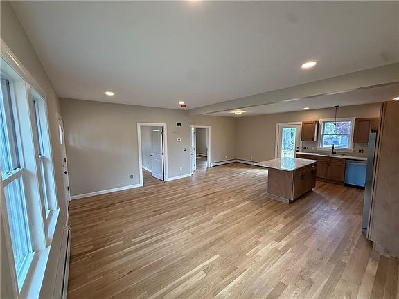 5th image of 63 Shore Rd E