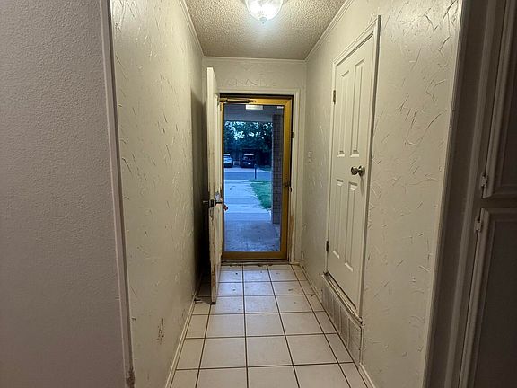 5th image of 5527 94th St