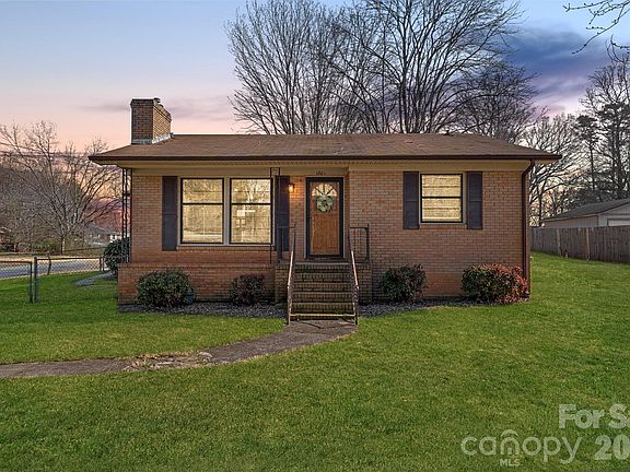 2nd image of 1301 Lane Rd