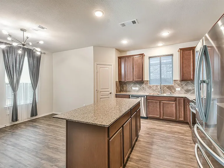 5047 Royal Amber Ln — Photo 12