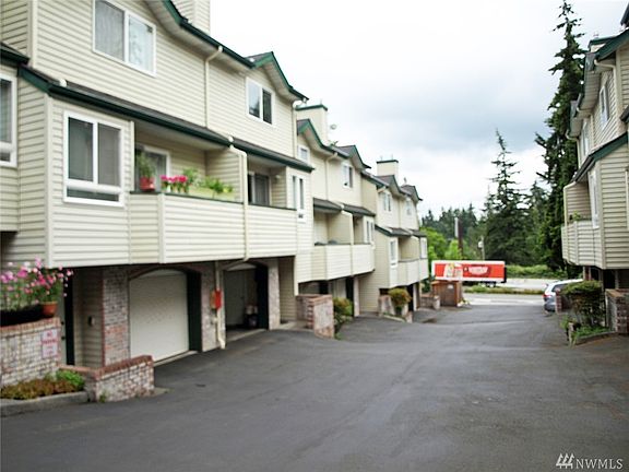 3rd image of 19523 Firlands Way N Unit A5