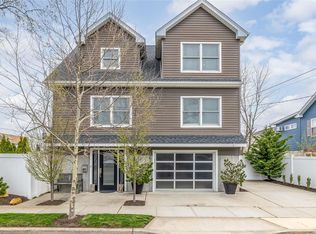 36 Brighton Rd, Island Park, NY 11558