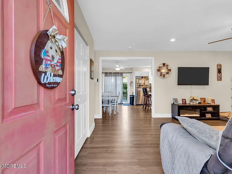 601 Sandra Dr — Photo 9