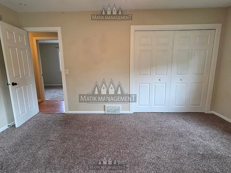 2609 25th St NW — Photo 38