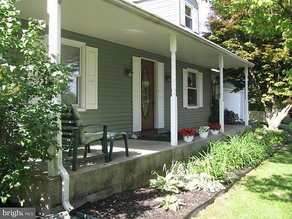 3rd image of 10 Minuteman Ct