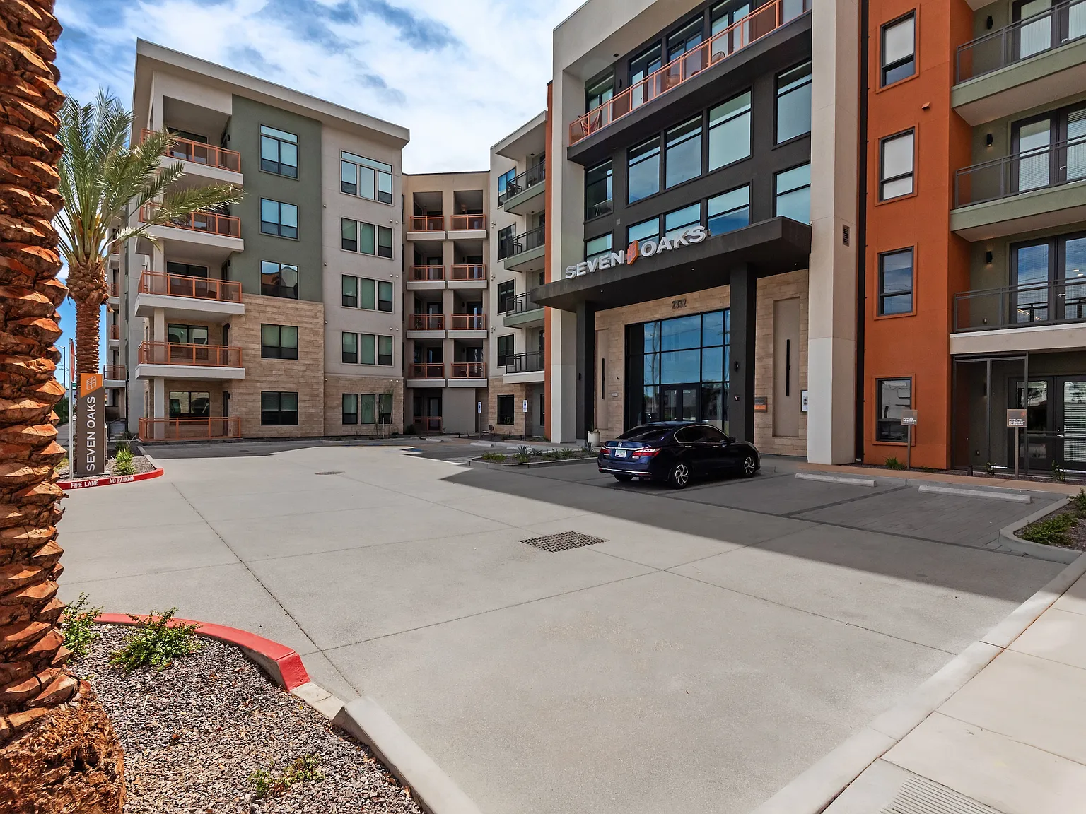 Seven Oaks — Photo 1