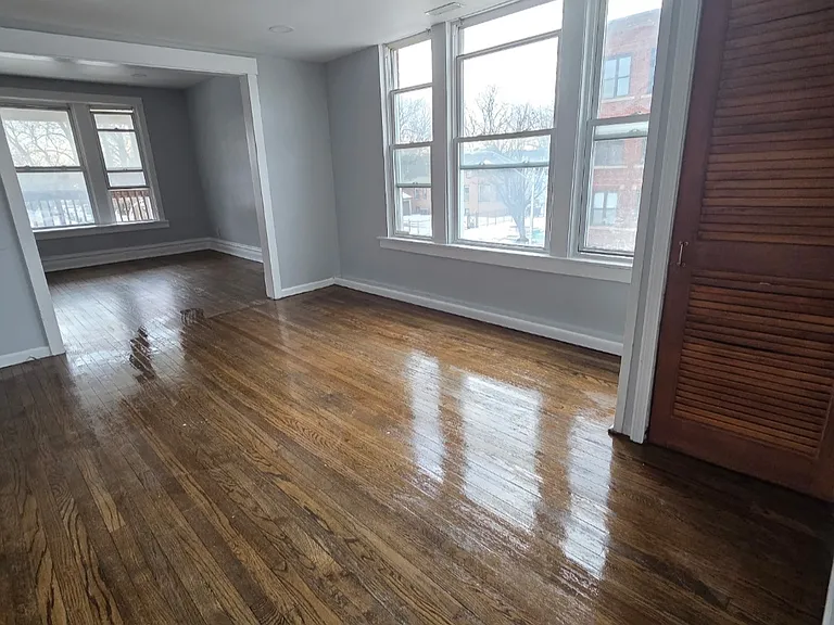 2704 E 77th St #2W — Photo 6