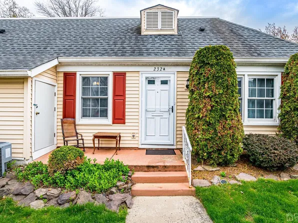 232 Marblehead Ln #A, Monroe Township, NJ 08831