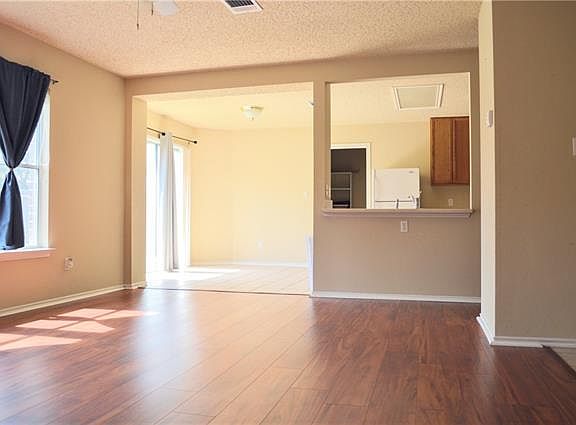 3rd image of 12928 Heyerdahl Dr