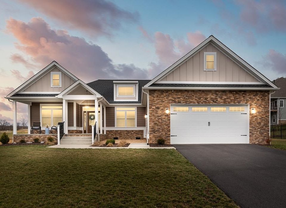 1st image of 121 Rolling Oaks Dr