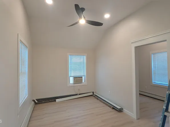 20 Howard Ave #B, Keansburg, NJ 07734