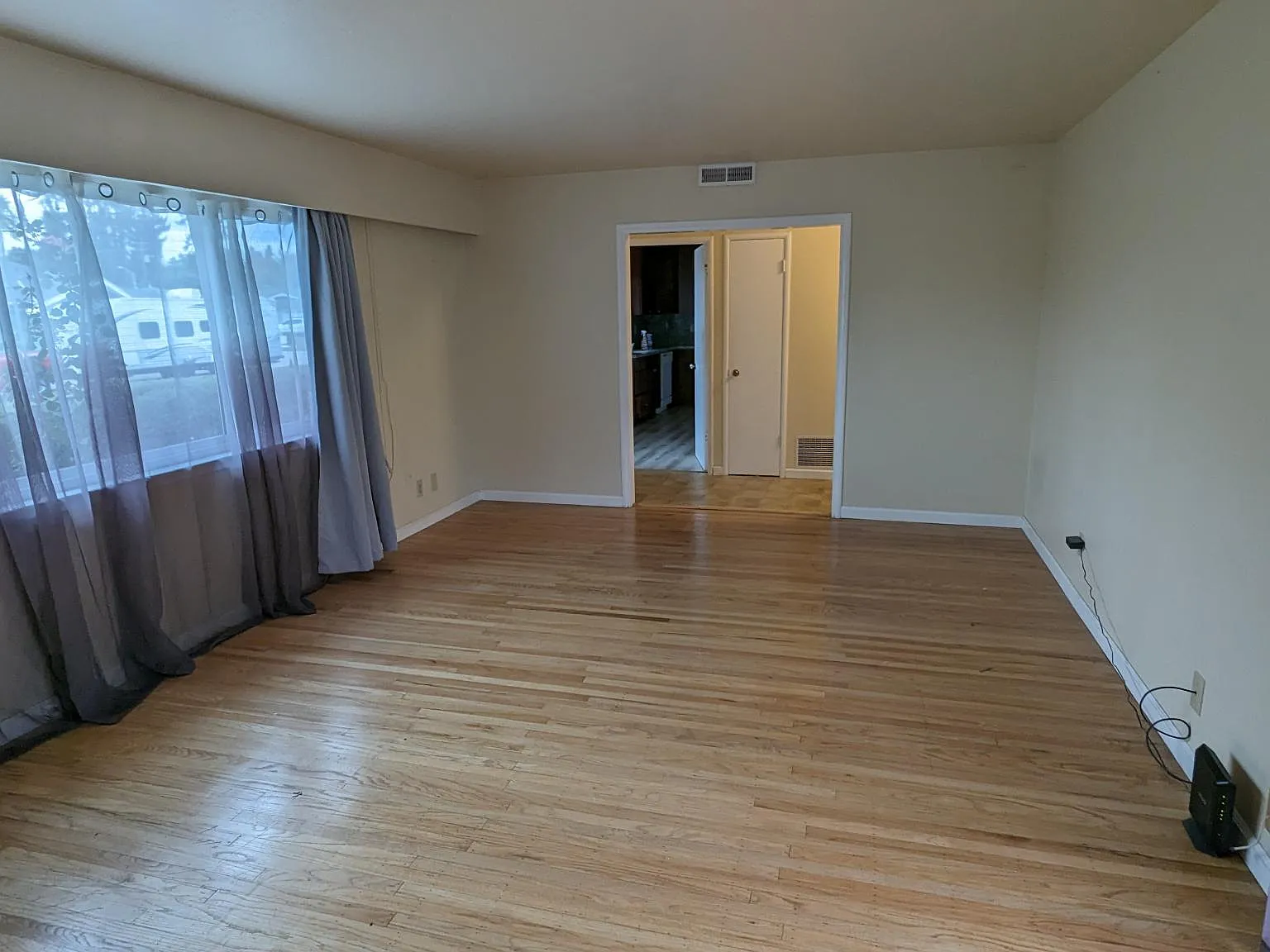 2 bed, 860 sqft, $2,795 — Photo 2