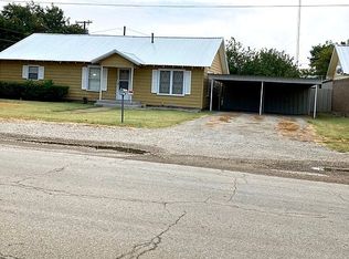 207 S Cedar St, Seymour, TX 76380
