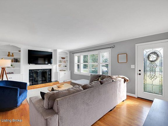 3rd image of 6022 Dutchmans Ln