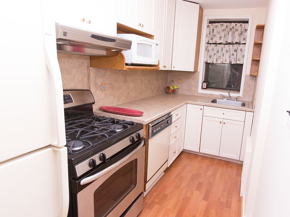 2nd image of 5235 Post Rd APT 4B