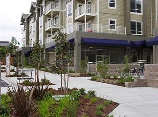 300 NE High School Rd #401, Bainbridge Island, WA 98110