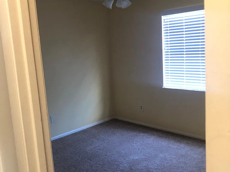235 SE Norfolk Blvd — Photo 6