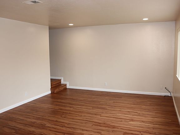 3rd image of 1361 Stanwood Dr Unit 1-4