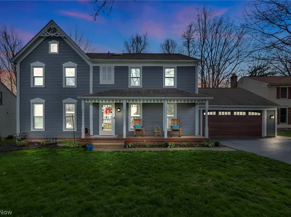 2814 Waterbury St NW, North Canton, OH 44720