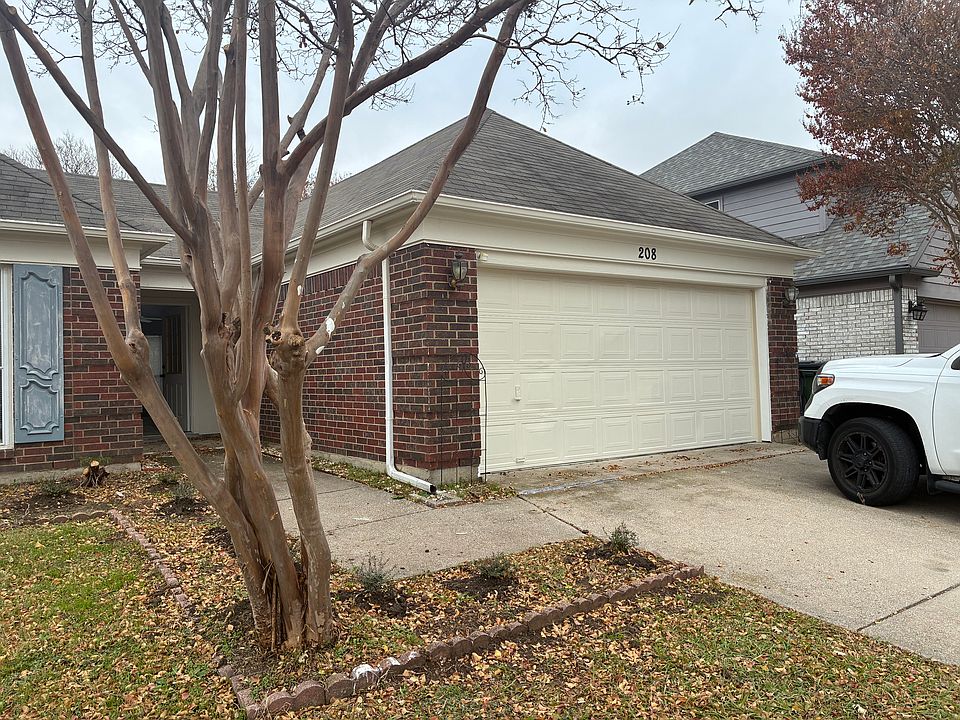1st image of 208 Hibiscus Dr