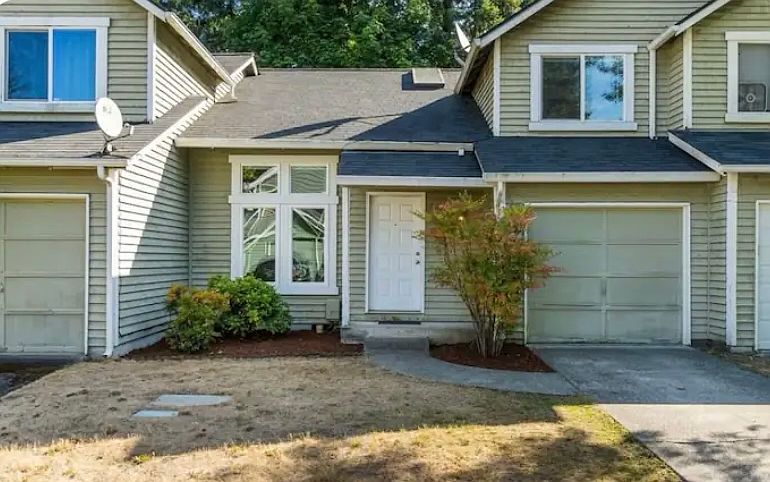 1st image of 509 Malibu Dr SE #1