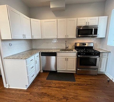 4th image of 2840 W Addison St APT 3S