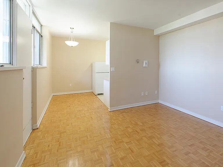 90 Eastdale Ave — Photo 27