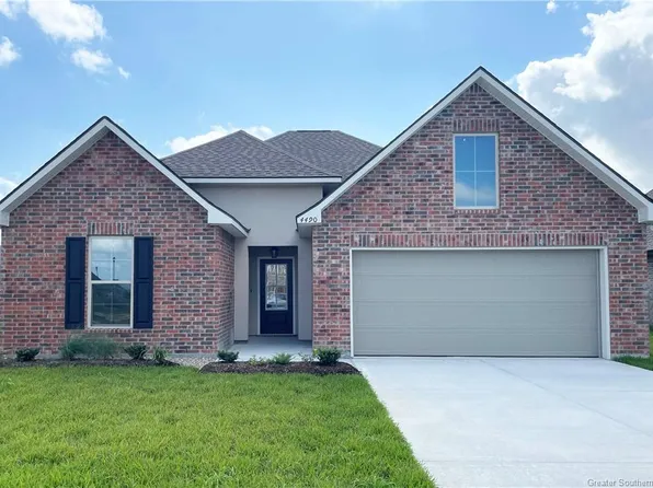 4490 Lakes Edge Dr, Lake Charles, LA 70607