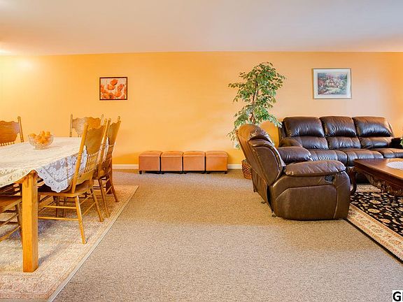 5th image of 1424 Bradley Dr #D-214