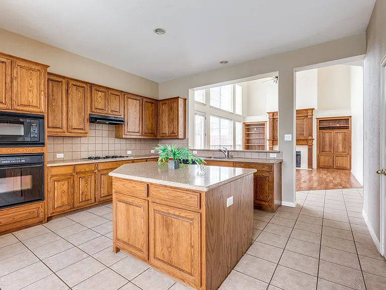 8701 Mandevilla Dr — Photo 12