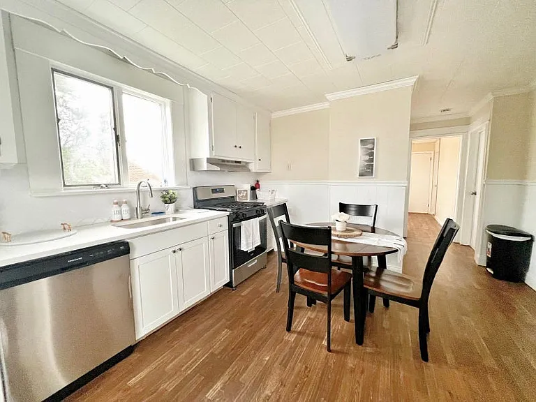 16 Rutherford Pl #1 — Photo 5