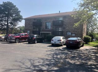 535 Brookside Dr APT F, Westmont, IL 60559