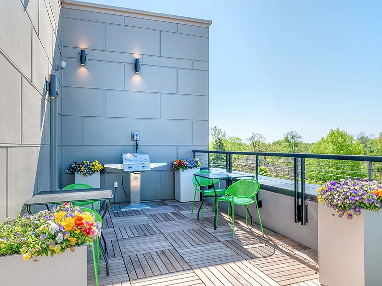 Rooftop Terrace Grill (Building B)