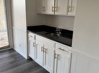 6527 NW Fairway Dr, Kansas City, MO 64152